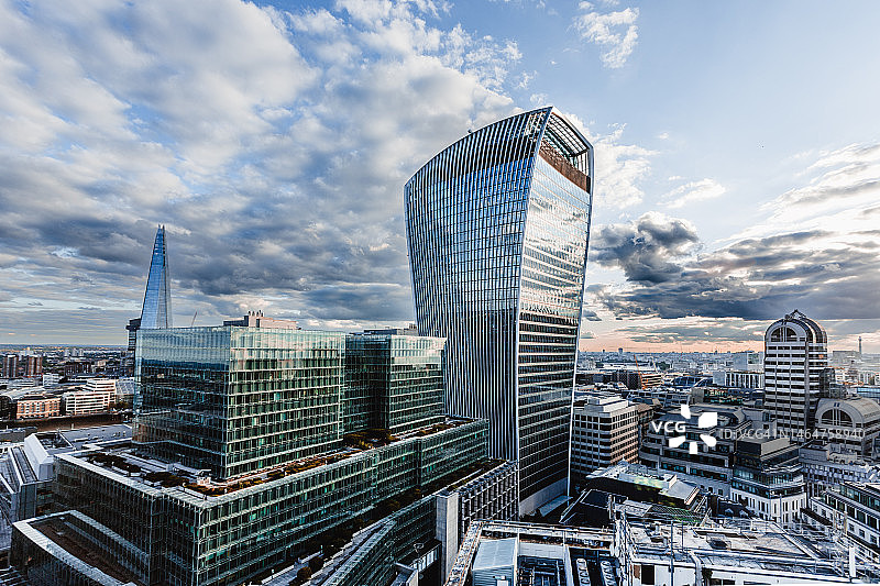 英国伦敦天际线和芬乔奇街20号“对讲机”摩天大楼图片素材