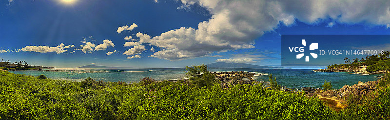 从茂宜海滩看到的拉奈岛和莫洛凯岛图片素材