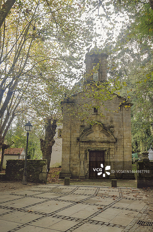 圣欧拉利娅德利安斯教堂，位于西班牙加利西亚自治区阿科鲁尼亚省奥莱罗斯图片素材