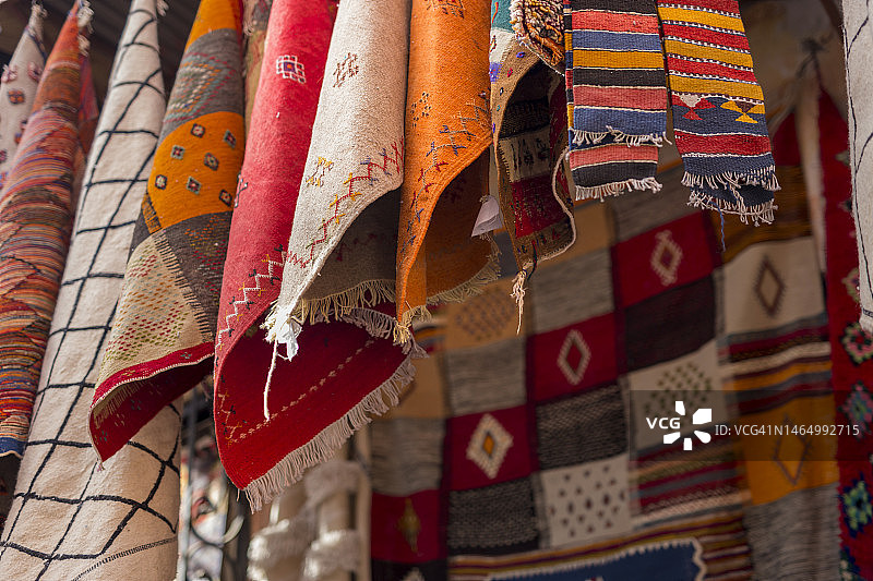 摩洛哥麦地那地毯店出售的地毯图片素材