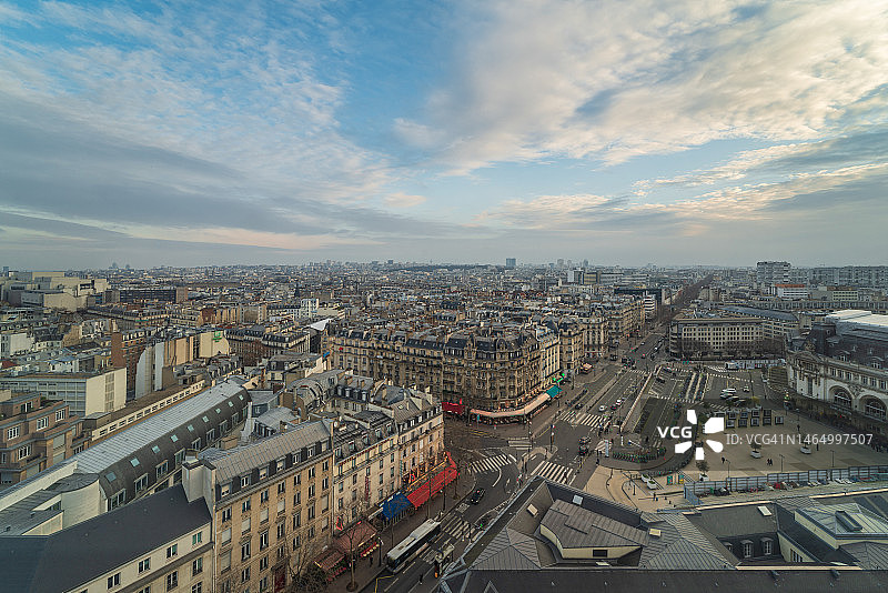 巴黎里昂车站城市天际线航拍图片素材