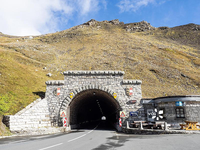 奥地利大格洛克纳山高山公路隧道图片素材