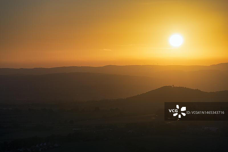 德国条顿堡森林埃格山自然公园日落图片素材