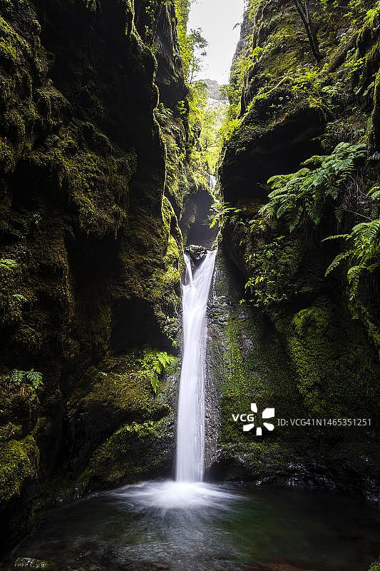 葡萄牙马德拉里贝拉格兰德瀑布图片素材