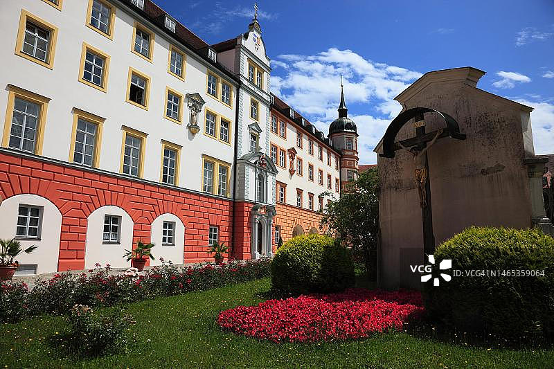 德国巴伐利亚州舍耶恩修道院的室外祭坛图片素材