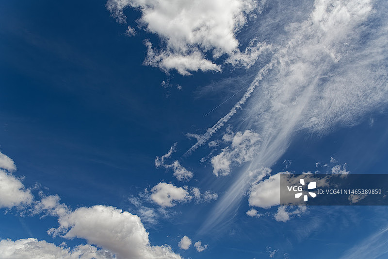 布莱斯峡谷国家公园上空迷人的云彩图案图片素材