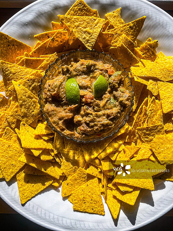 牛油果酱和玉米片图片素材