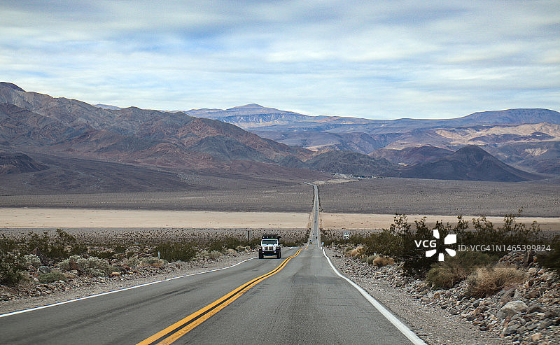 公路旅行：高速公路图片素材