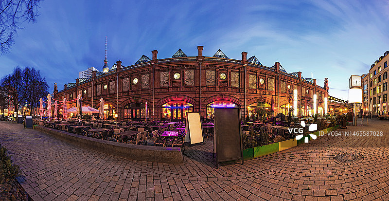 柏林：哈克市场车站与电视塔、餐厅图片素材