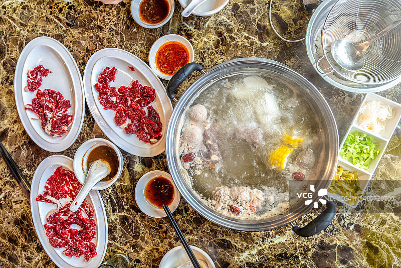 清汤牛肉火锅图片素材
