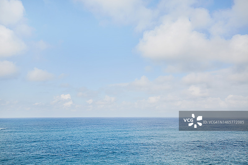 海天背景的完整画面图片素材