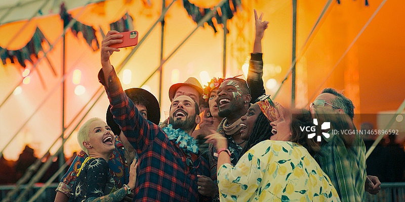 大家一起自拍图片素材