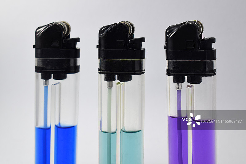 印度尼西亚白色背景下的注射器特写图片素材