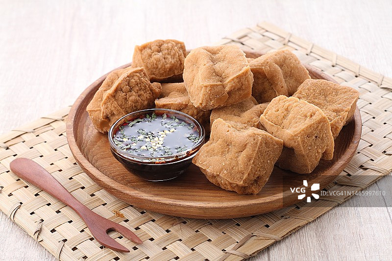 印度尼西亚西爪哇勿加泗市盘中食物的高角度视图图片素材