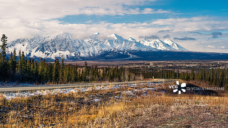 雪山风景，海恩斯 Junction，加拿大图片素材