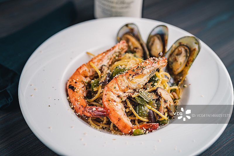 鲜虾贻贝海鲜意面图片素材