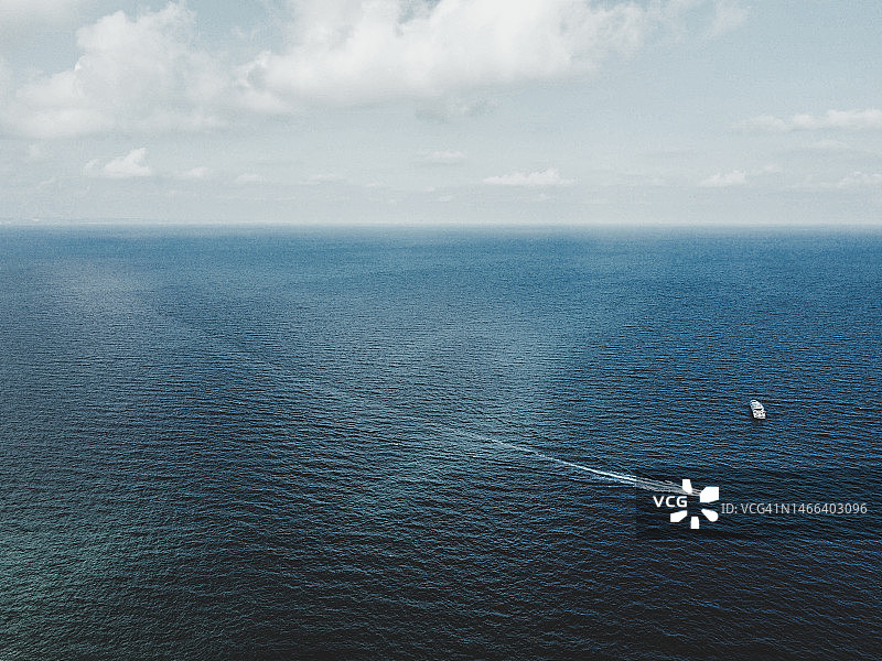 保加利亚瓦尔纳圣君士坦丁和海伦娜黑海海域航拍图片素材