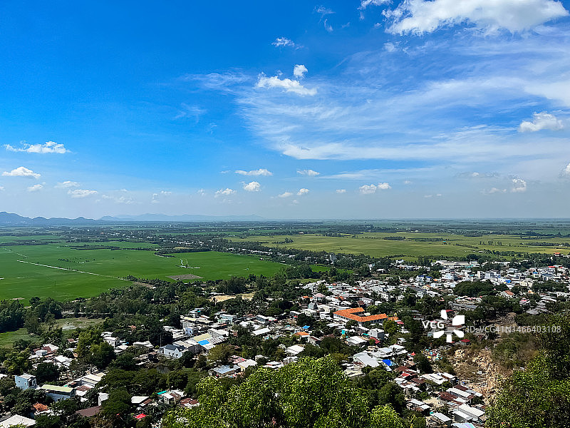 从禁山看到的越南朱笃市图片素材
