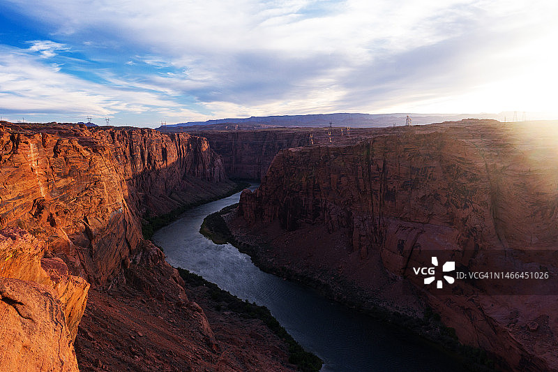 流经格伦峡谷的科罗拉多河图片素材