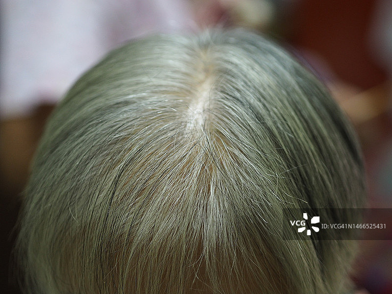 白发女人图片素材