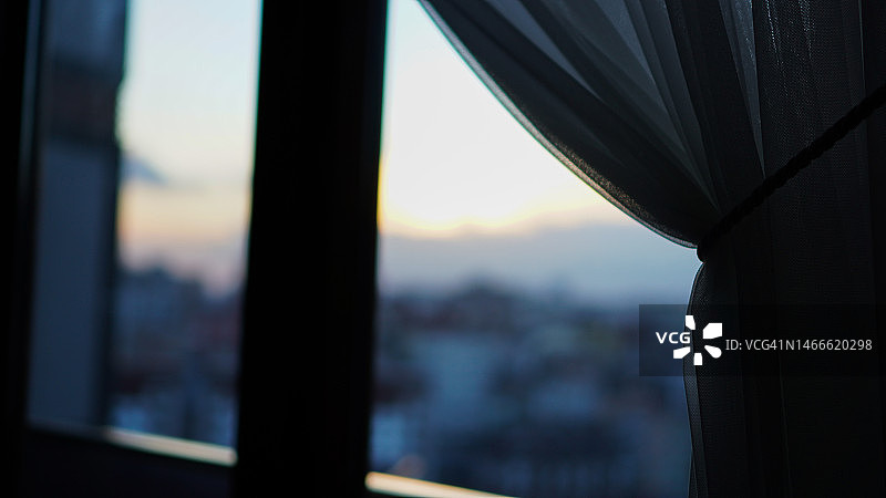 窗外日落景色图片素材
