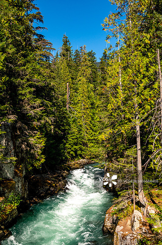 加拿大惠斯勒契卡穆斯河图片素材