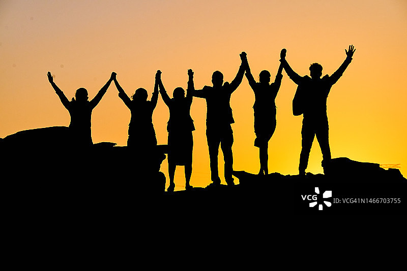 朋友是我们生活中的阳光图片素材