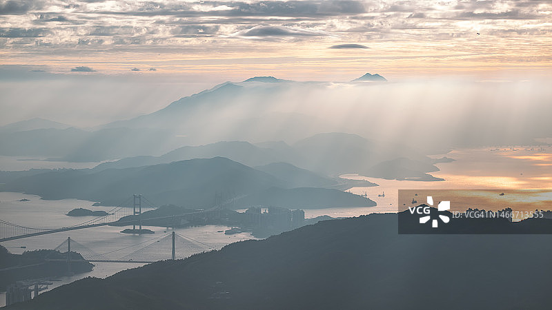 香港大帽山日落时分的山景图片素材