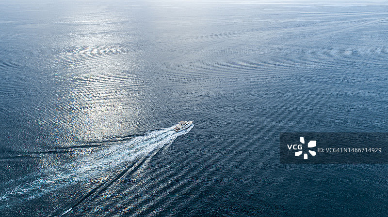 美国加利福尼亚州拉古纳海滩太平洋游艇航拍图片素材