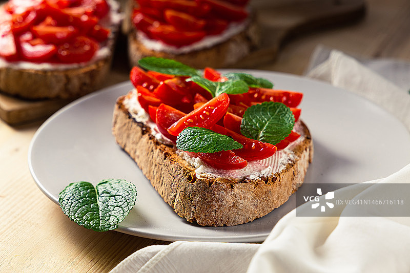 餐桌美食特写，意大利卡利亚里图片素材