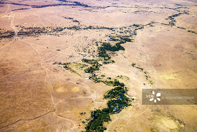 肯尼亚国家公园干旱棕色壮丽景观航拍图片素材