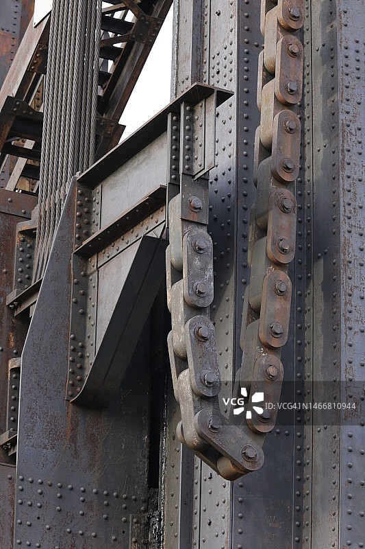 升降桥上的活动部件图片素材