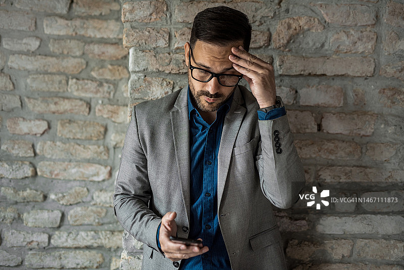 年轻商人遇到问题图片素材