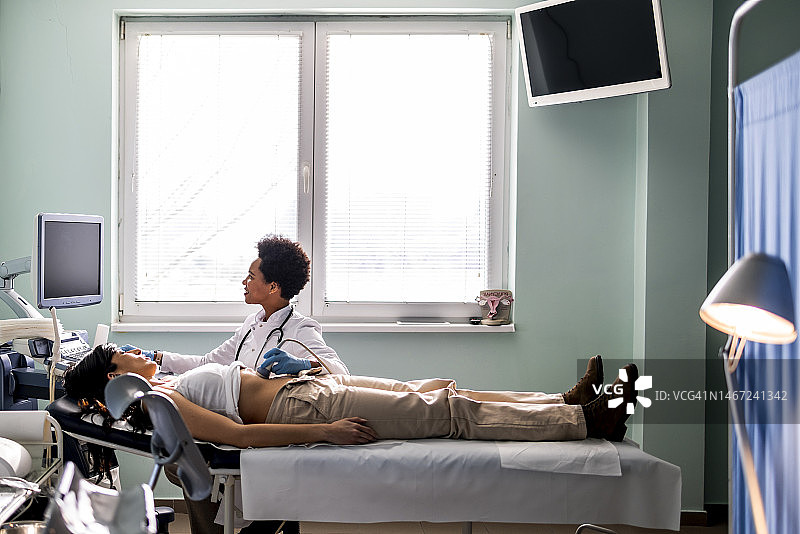 腹部超声检查图片素材