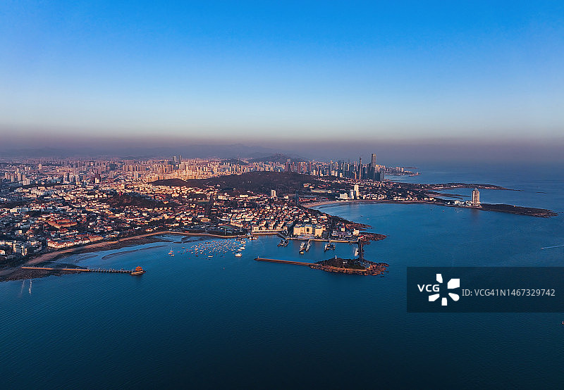 山东青岛栈桥城市风光全景图片素材