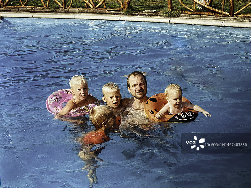 八十年代的家庭度假图片素材