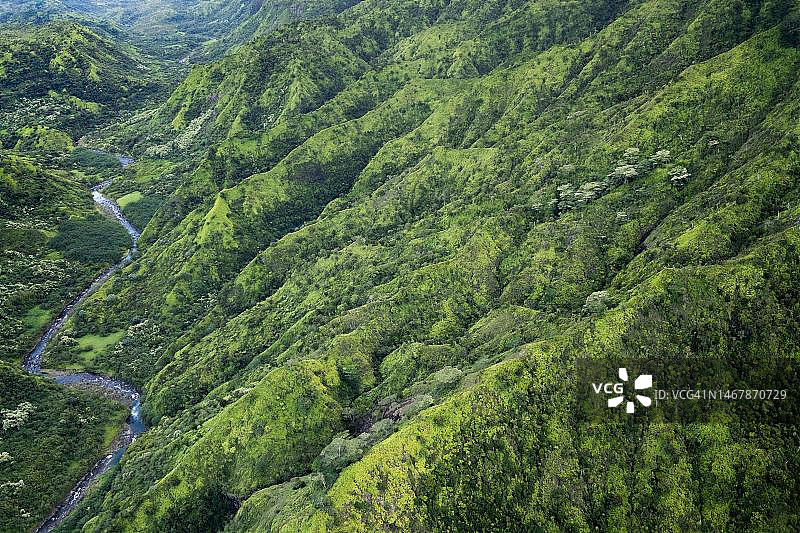 航拍美国夏威夷可爱岛汉纳雷山谷图片素材