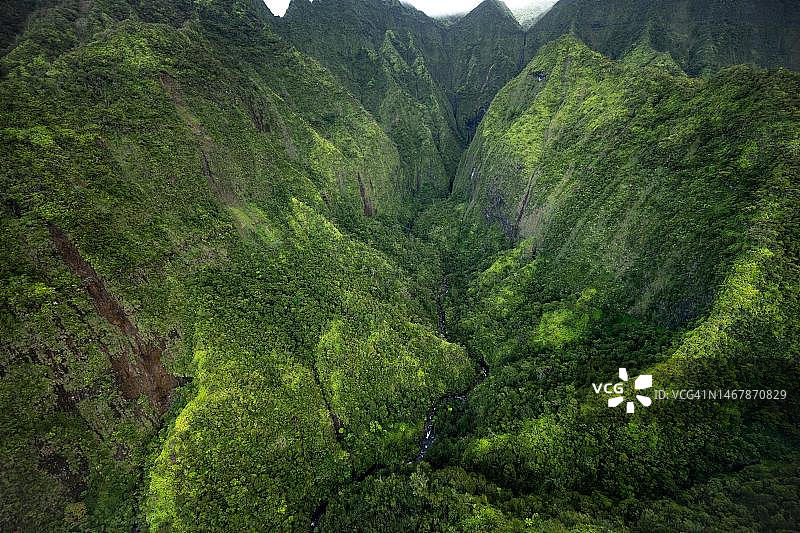 航拍美国夏威夷可爱岛汉纳雷山谷图片素材
