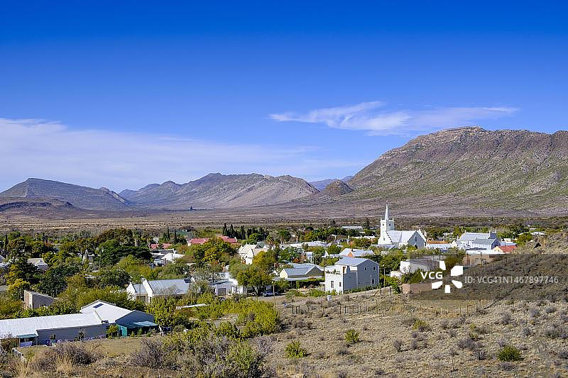 从戈登科普小径眺望阿尔伯特王子镇、卡鲁和斯瓦特山脉，南非西开普省图片素材