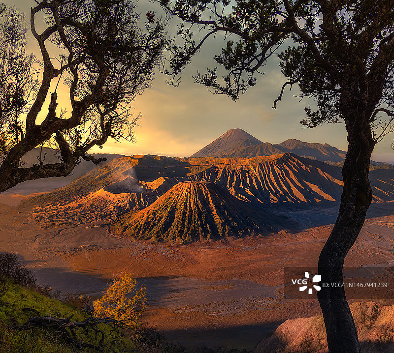 印尼旅游胜地：布罗莫火山图片素材