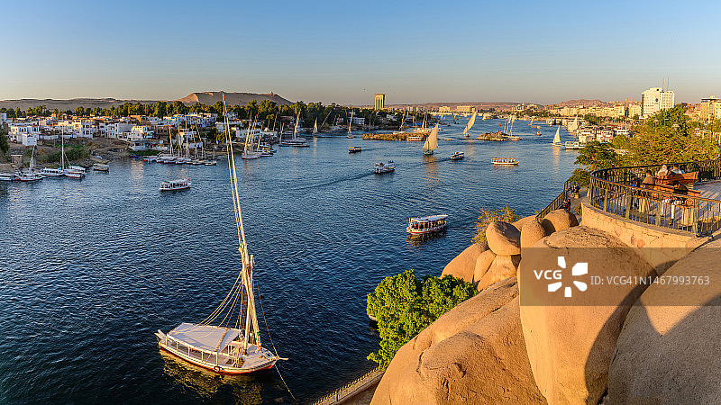 黄昏时分的埃及阿斯旺图片素材