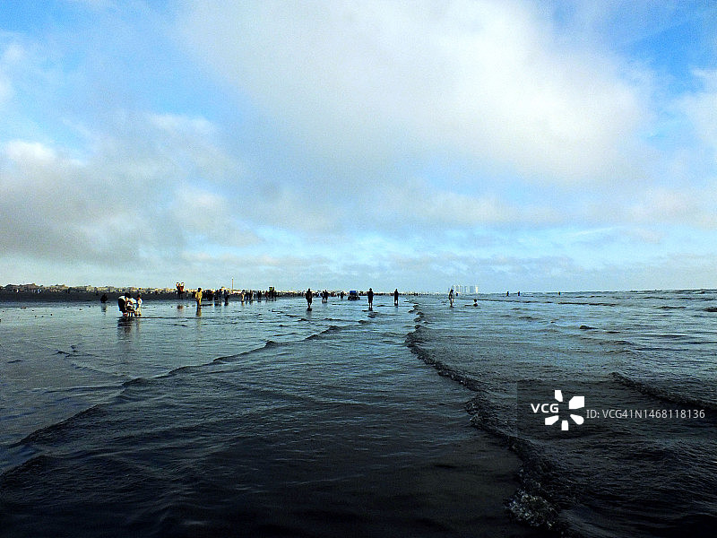 转瞬即逝的云彩图片素材