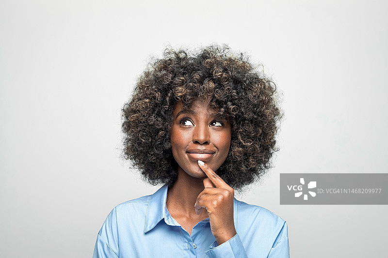 沉思的年轻女商人画像图片素材