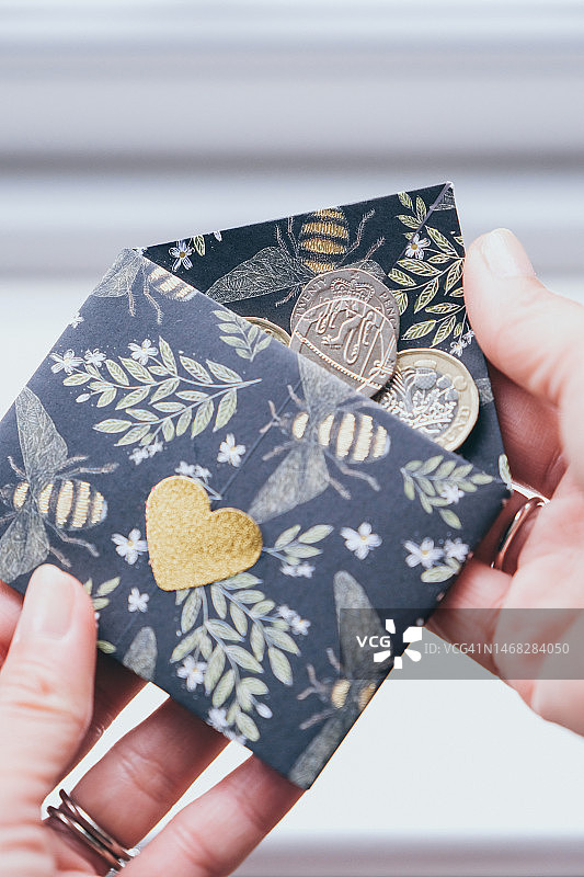 折纸钱包图片素材