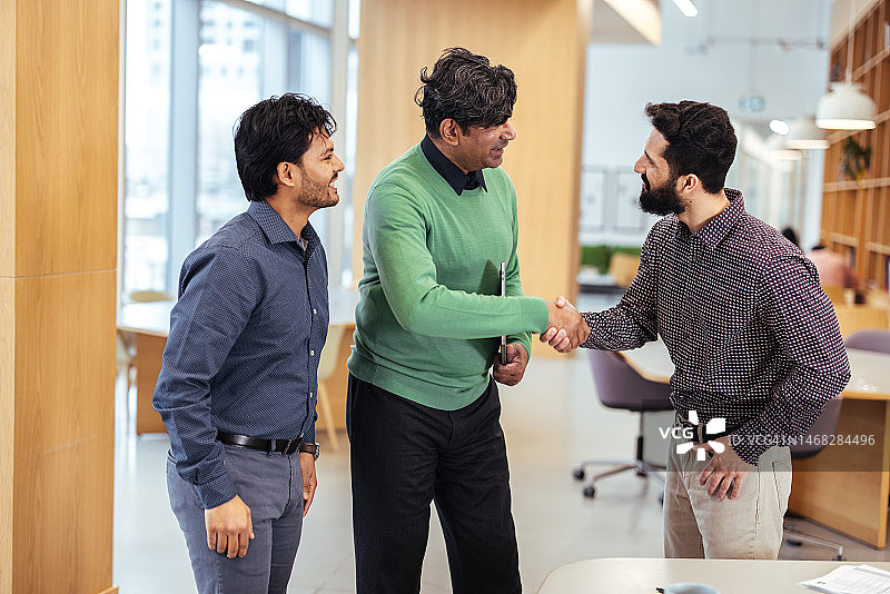 如何使用心理学技巧说服他人图片素材