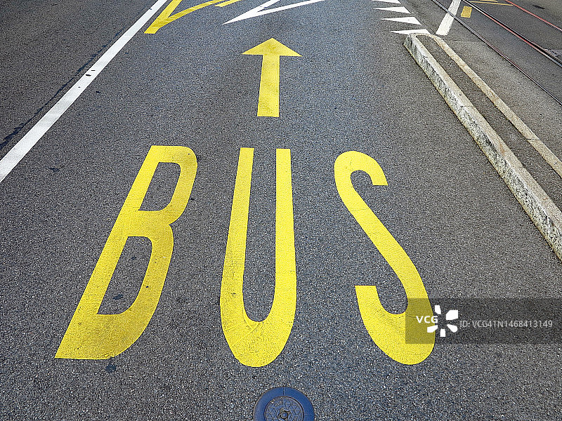 日内瓦的公交车专用道图片素材