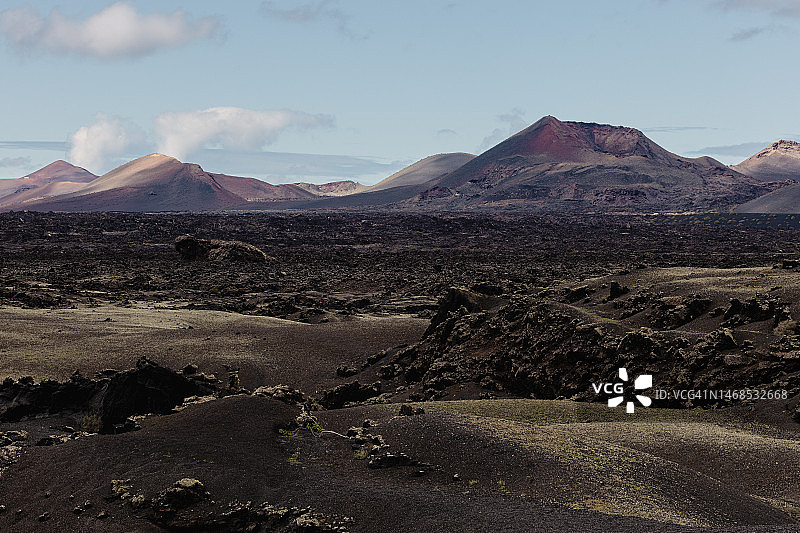 兰萨罗特岛蒂曼法亚国家公园的黑色火山景观图片素材