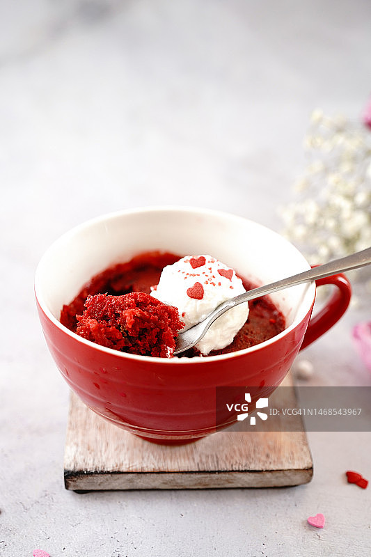 美国宾夕法尼亚州西切斯特的碗装甜点特写图片素材