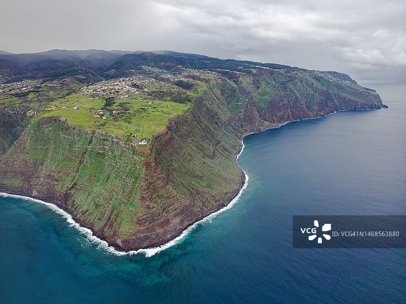 葡萄牙马德拉帕尔戈角灯塔海岸图片素材