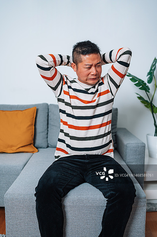 这都是不良姿势引起的图片素材